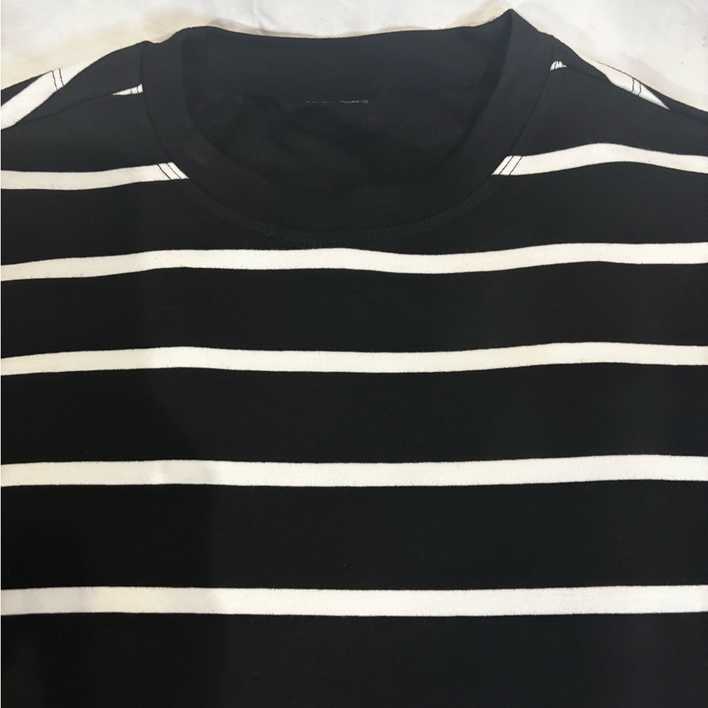 Danskin Women's Black and White Striped Top.ut910 - Picture 2 of 10